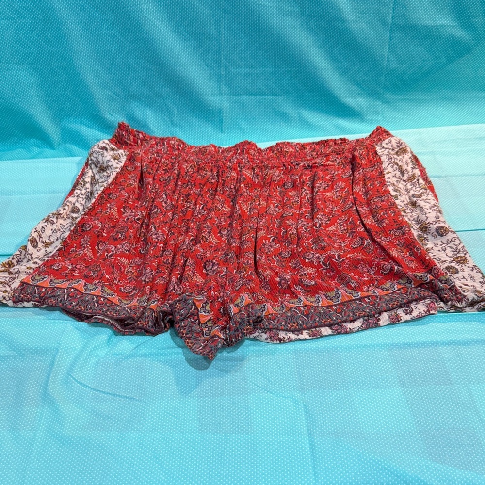 Bohemian Red Floral High Waist Women's Shorts